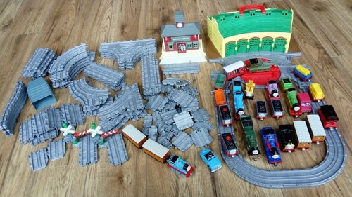 Take play thomas the tank - n,